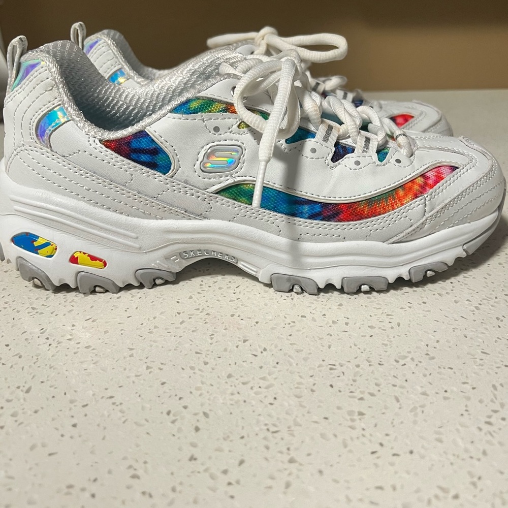 Skechers Women's D'Lites-Summer Fiesta Sneaker o